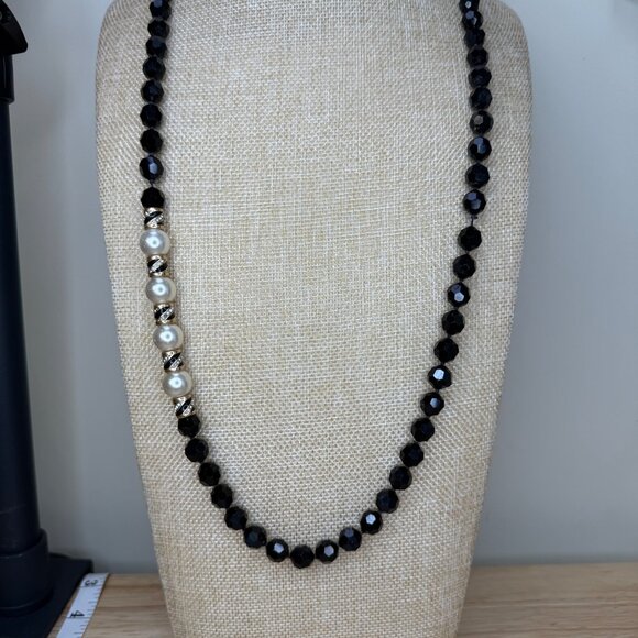 Vintage D.S.C. Swarovski Black Faceted Bead Necklace W/ Gold-Tone & Pearl Accent - Picture 11 of 16